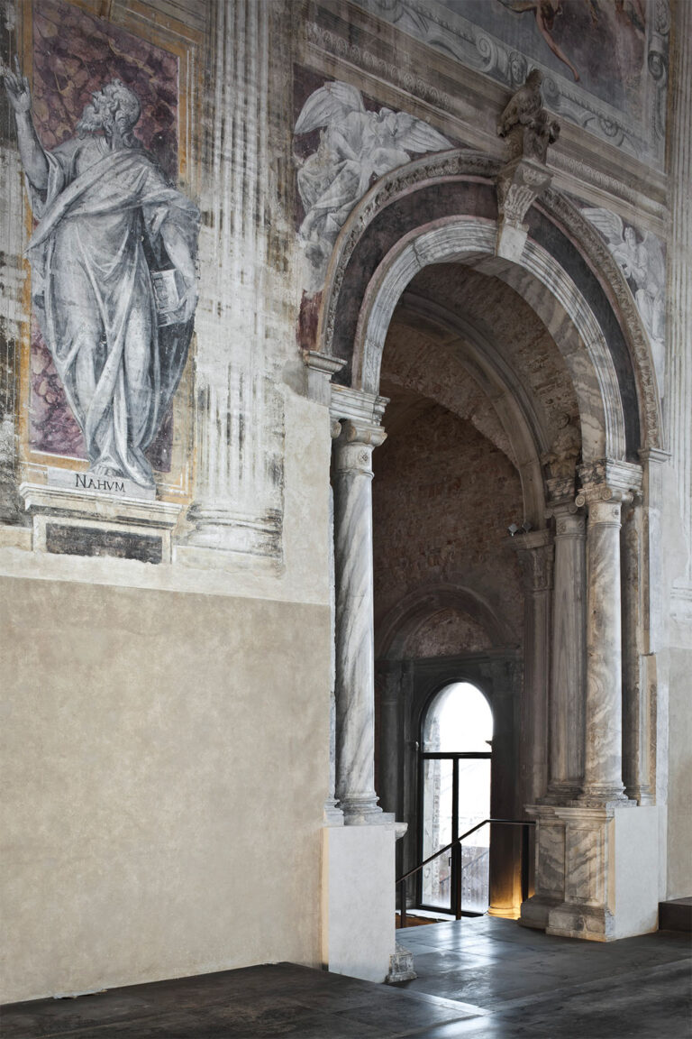 Misericordia-PianoPrimo-Affreschi-portale