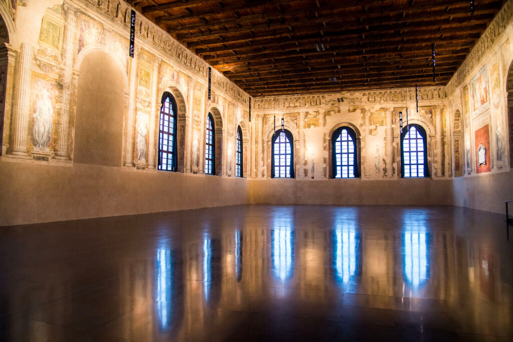 Misericordia-Forst floor hall