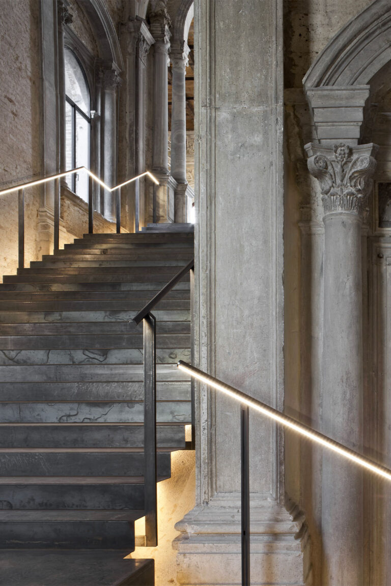 Misericordia-scale-luci